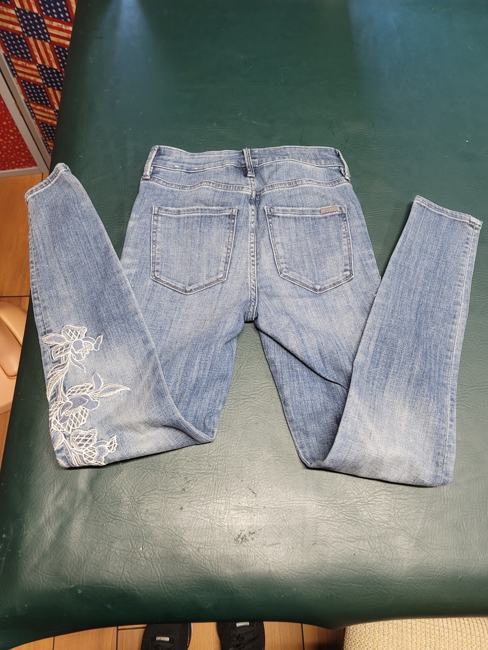 Light Wash Embroidered Skinny Jeans - Women - Picture 8 of 9